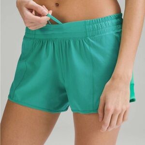NWT Lululemon Hotty Hot Low-Rise Lined Short 4"
Kelly Green